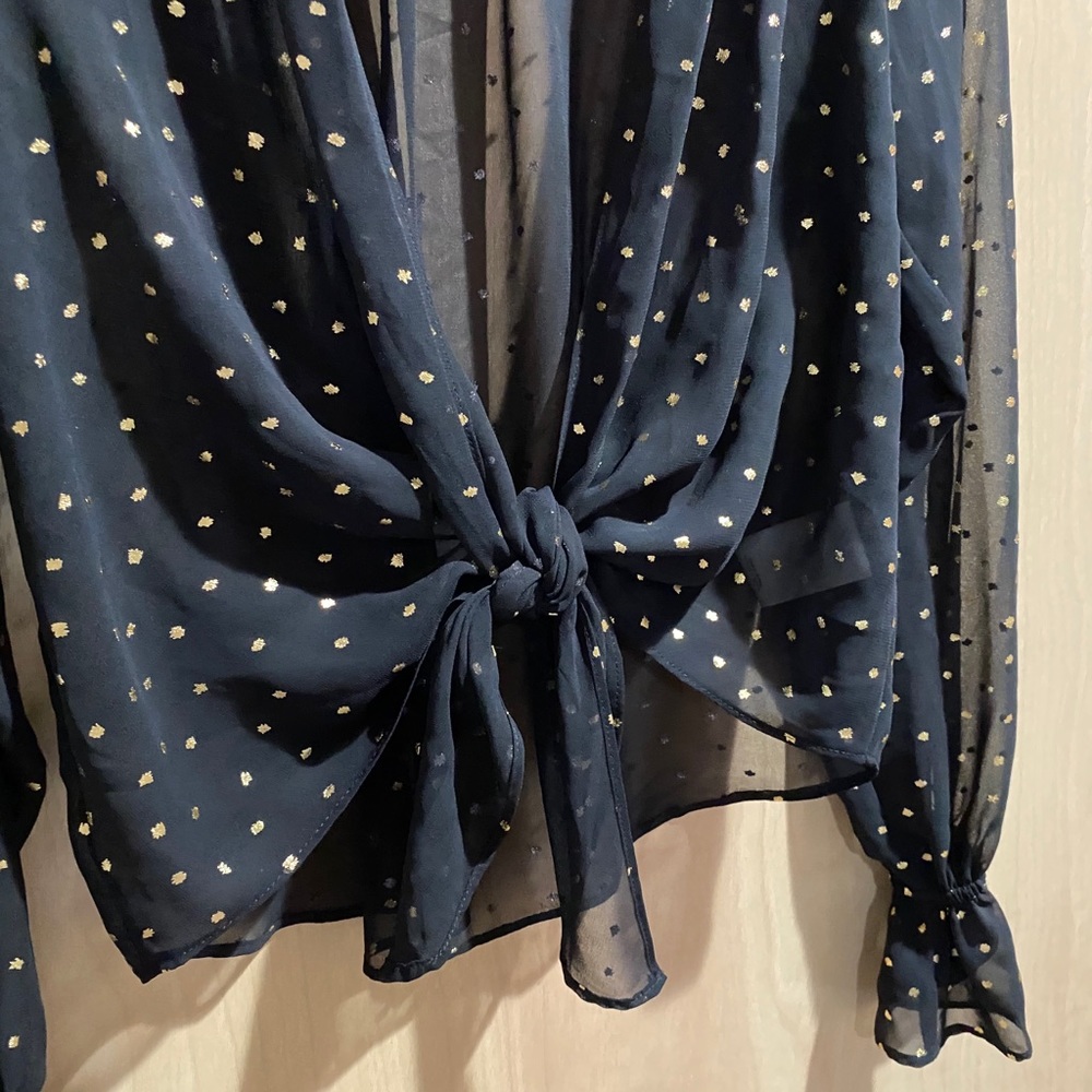 Tie front blouse - Picture 2 of 7